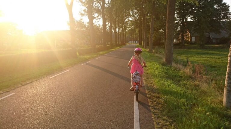 Schulweg Kind Fahrrad