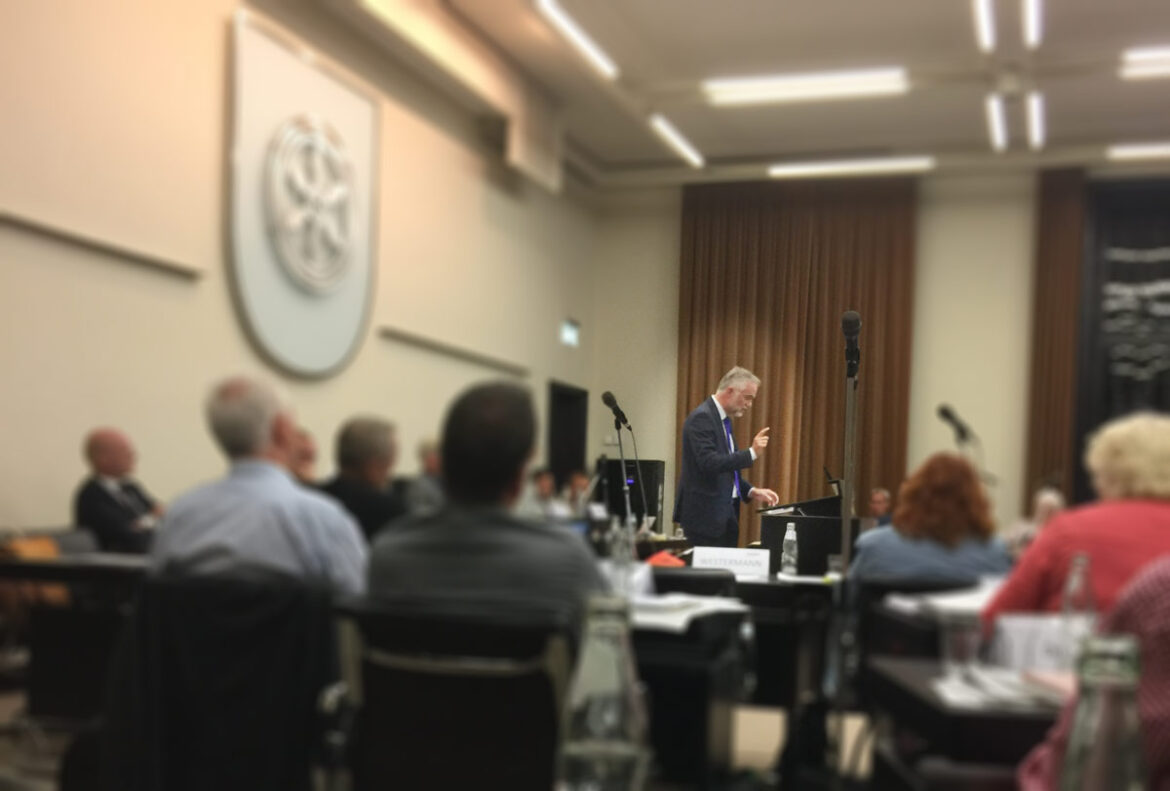 Wolfgang Griesert im Ratssitzungssaal