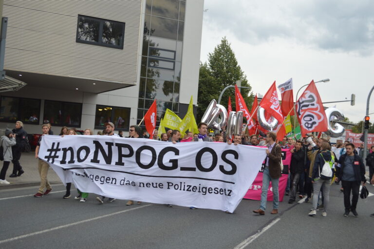 Demonstration gegen Polizeigesetz