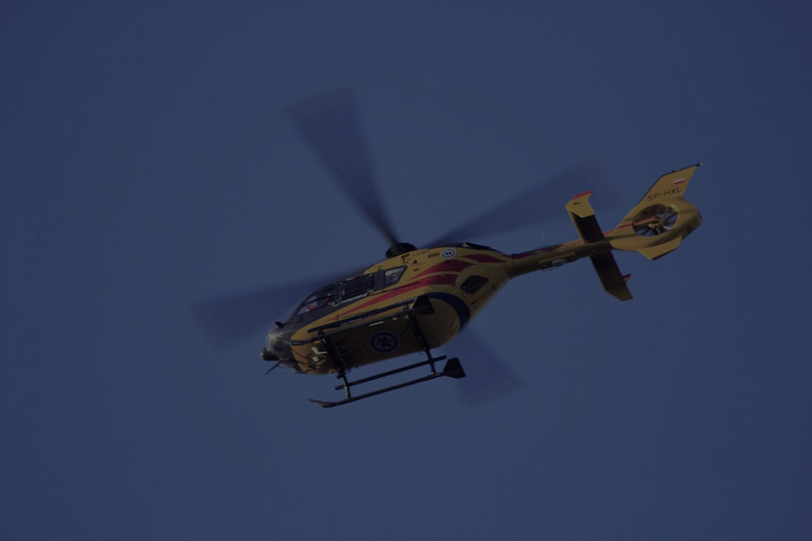 Hubschrauber bei Nacht