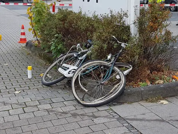 Radfahrerin in Osnabrück auf Gehweg von LKW erfasst