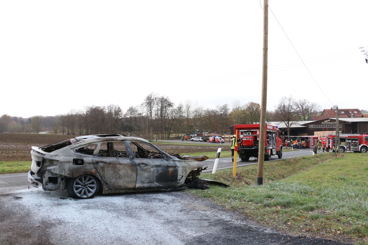 2018-12-01_Uebung-MANV-Bus-umgekippt_Melle-Landkreis-Osnabrueck_002 Fahrzeugbrand und Busunfall - Einsatzübung in Melle
