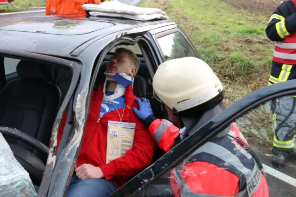 Fahrzeugbrand und Busunfall - Einsatzübung in Melle