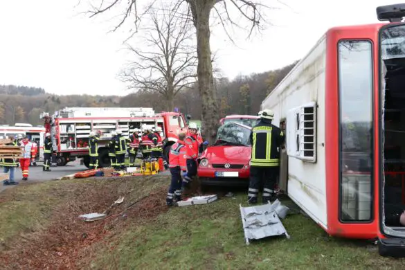 Fahrzeugbrand und Busunfall - Einsatzübung in Melle