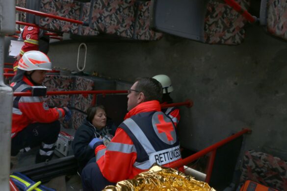 Fahrzeugbrand und Busunfall - Einsatzübung in Melle