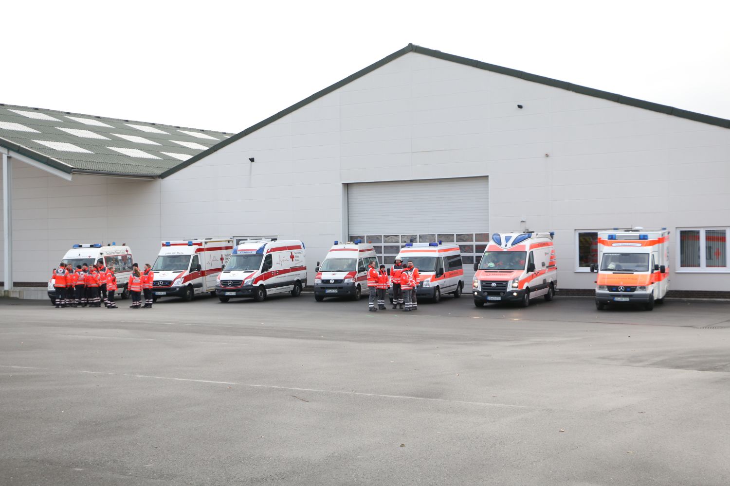 2018-12-01_Uebung-MANV-Bus-umgekippt_Melle-Landkreis-Osnabrueck_021 Fahrzeugbrand und Busunfall - Einsatzübung in Melle