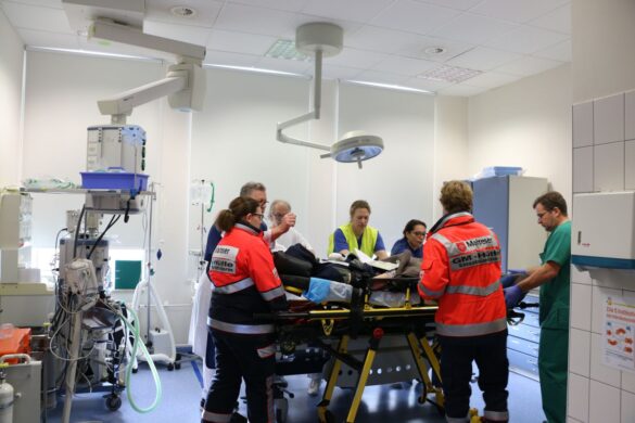 Fahrzeugbrand und Busunfall - Einsatzübung in Melle