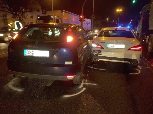 Was war mit der Fahrerin los? Zwei Unfälle kurz hintereinander