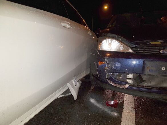 Was war mit der Fahrerin los? Zwei Unfälle kurz hintereinander