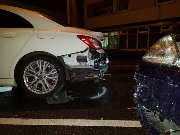 Was war mit der Fahrerin los? Zwei Unfälle kurz hintereinander