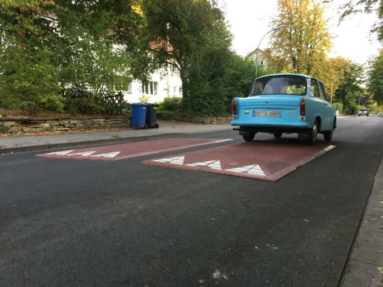 Berliner Kissen und Trabant
