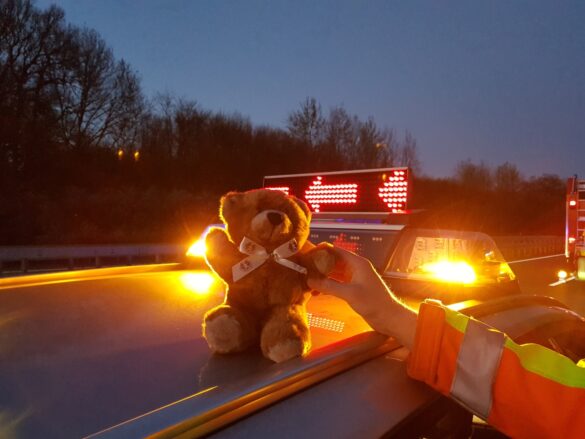 2019-03-29_Brand-Feuer-PKW-Autobahn-A30-Osnabrueck_004 PKW brennt auf Autobahn A30 bei Osnabrück aus