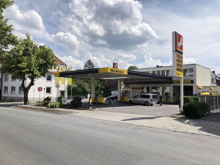 Westfalen Tankstelle an der Rheiner Landstraße.