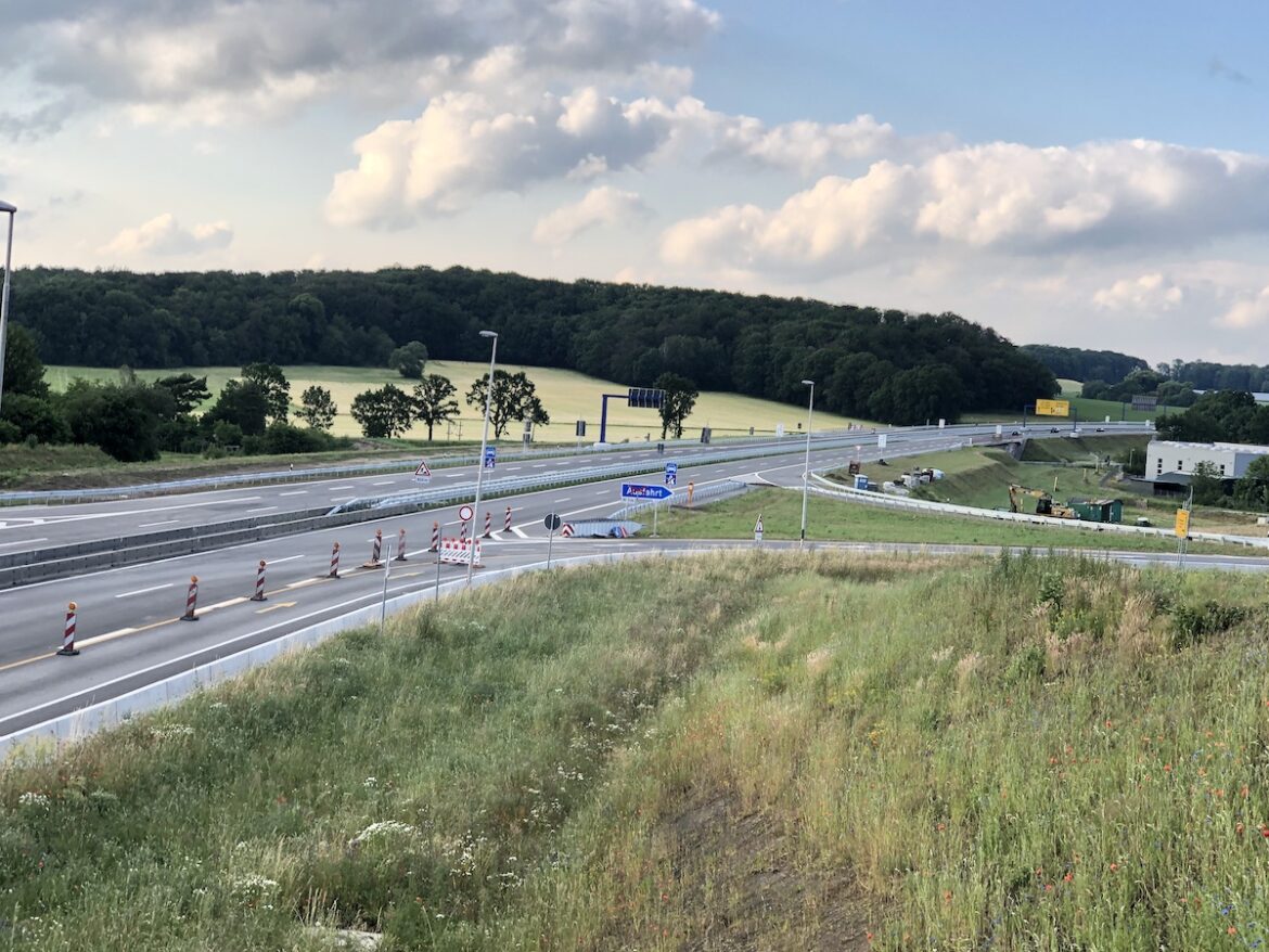 Bereit für den Verkehr: Die neue Umgehungsstraße der B51 bei Belm