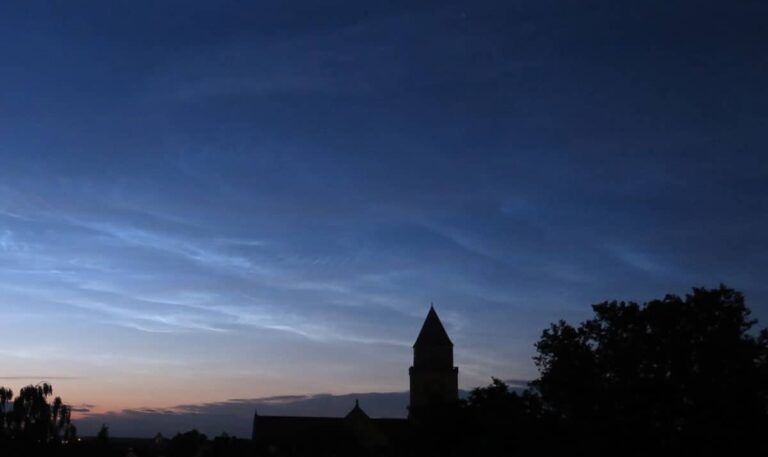 Nachtleuchtende Wolken über Osnabrück