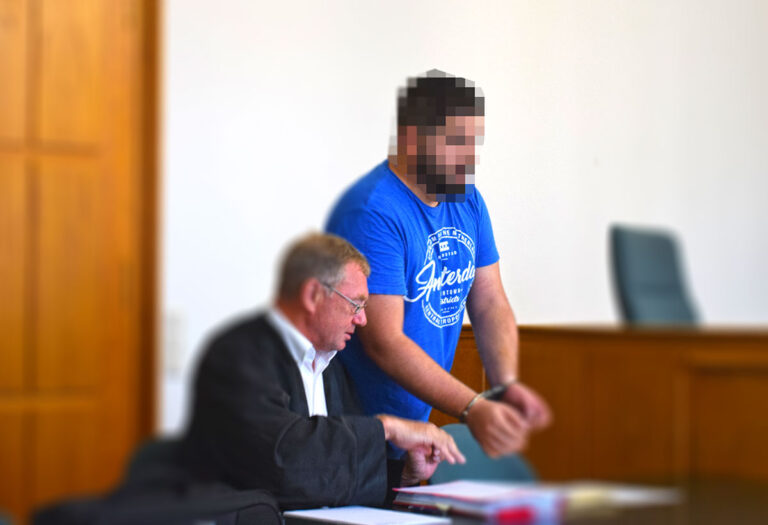 der falsche Polizist und sein Verteidiger Rechtsanwalt Habig, Dortmund (links)