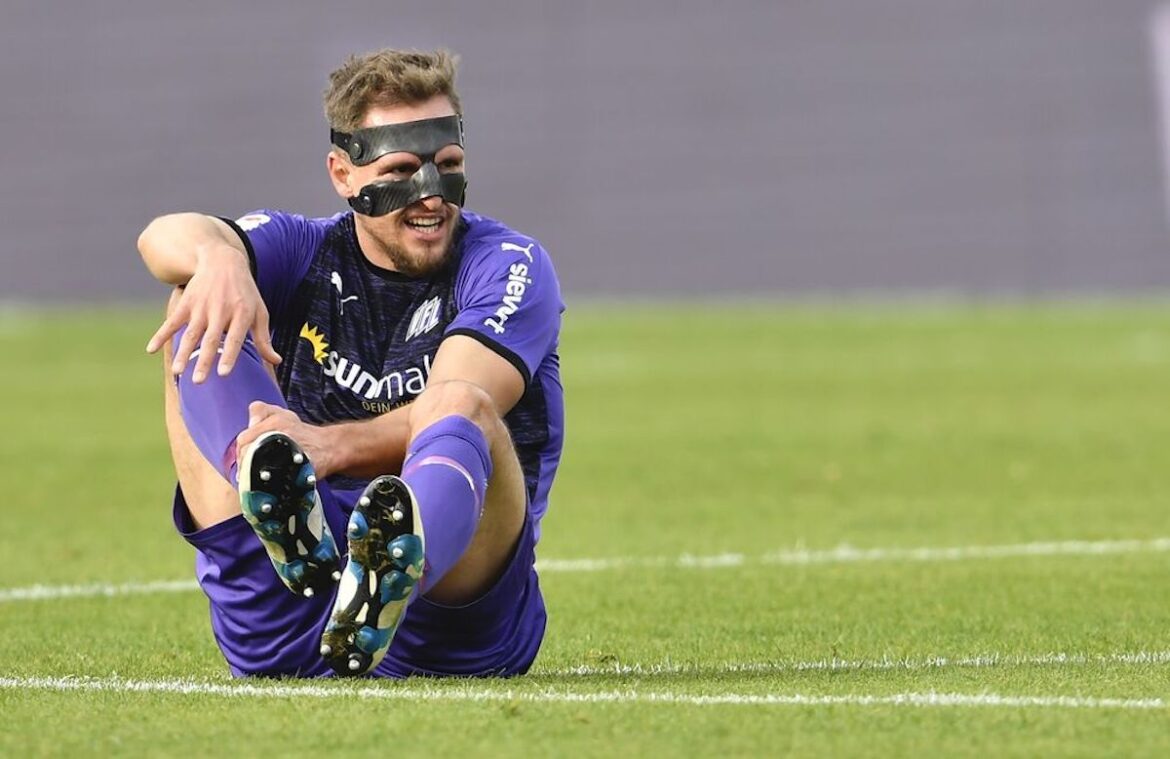 Ulirich Taffertshofer trat erneut mit Maske an; Foto: imago images / Zink