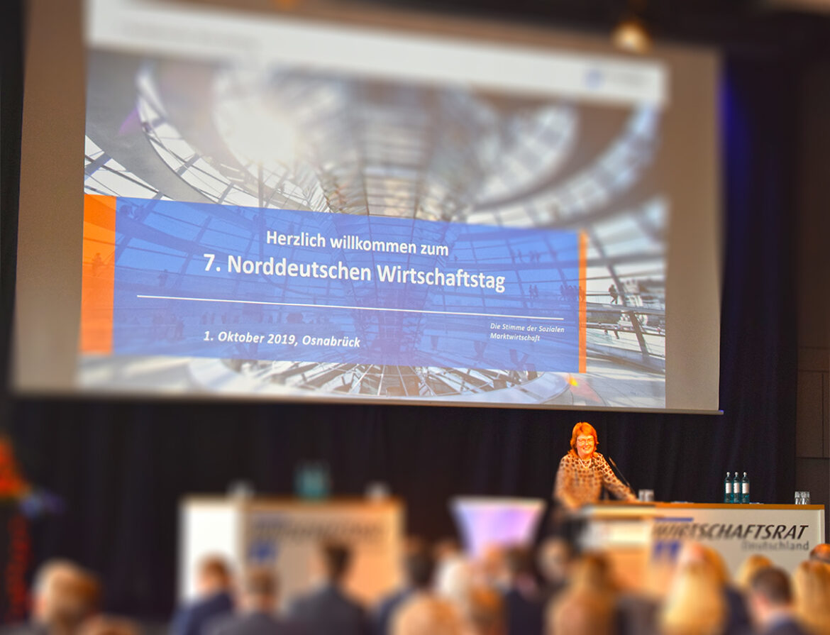 Anja Osterloh, Landesvorsitzende des Wirtschaftsrates Niedersachsen in der OsnabrückHalle