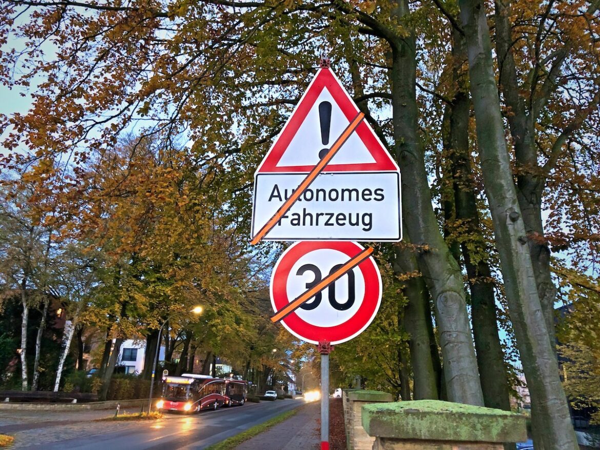 Warnschild in der Sedanstraße