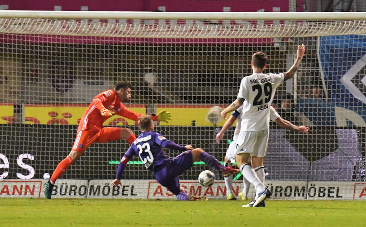 David Blacha beim Tor zum 2:0, Foto: imago images / Jan Huebner