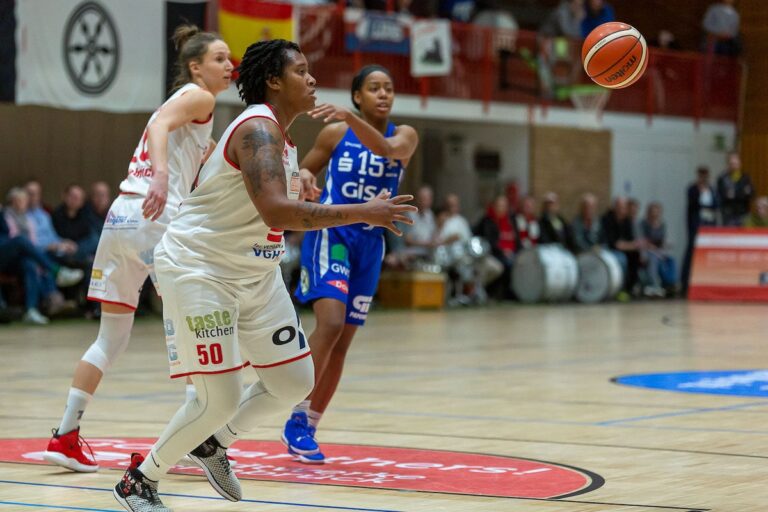 Brianna Rollerson kehrt zu den Panthers zurück