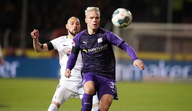 Niklas Schmidt (vorne) und Philipp Riese (Aue), Foto: imago images / Picture Point LE