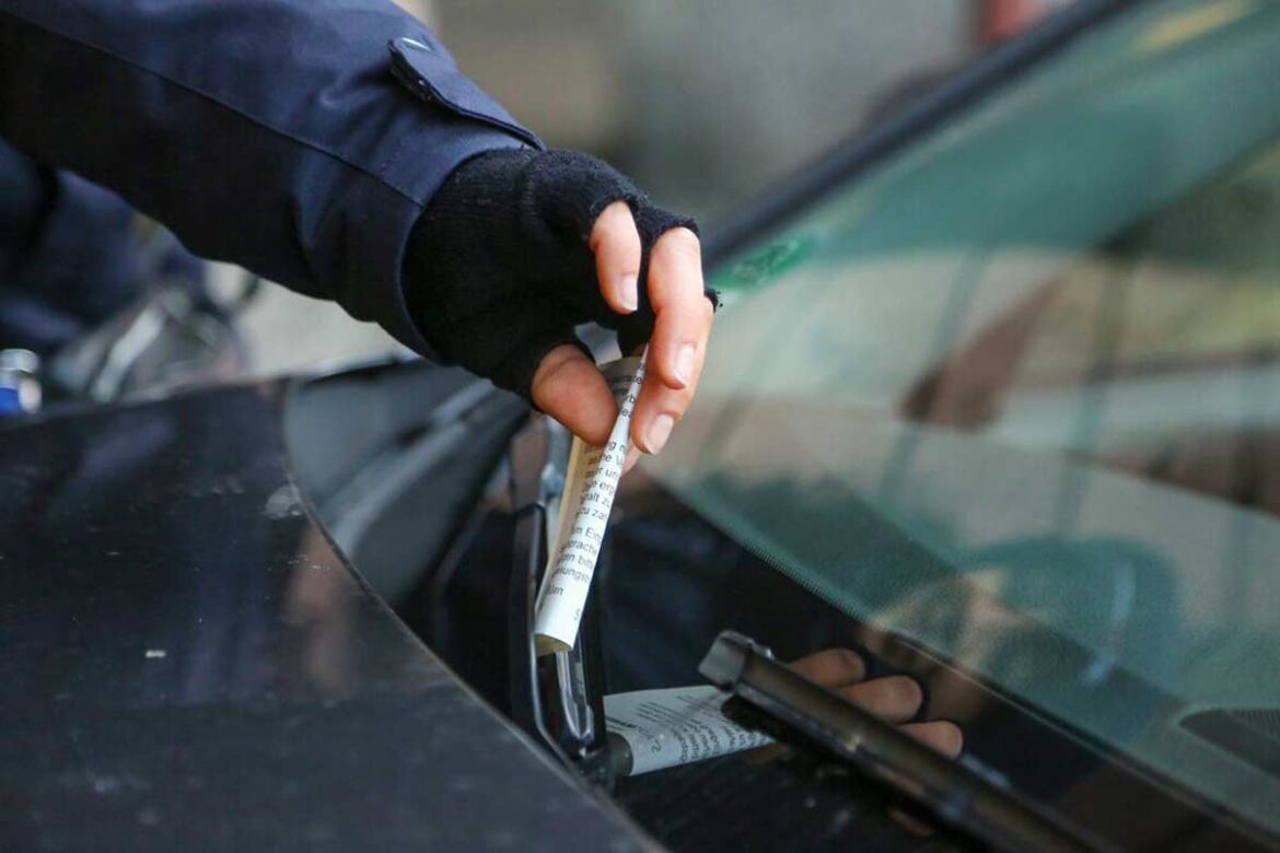 Politesse, Foto: imago images / masterpress