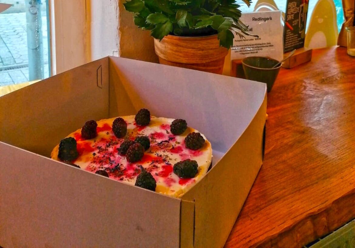 Käsekuchen Bringdienst