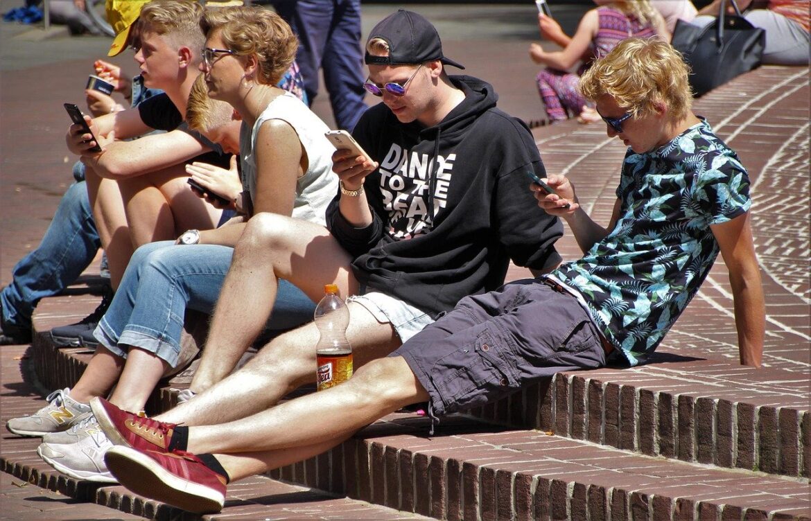 Jugendliche Smartphonenutzer