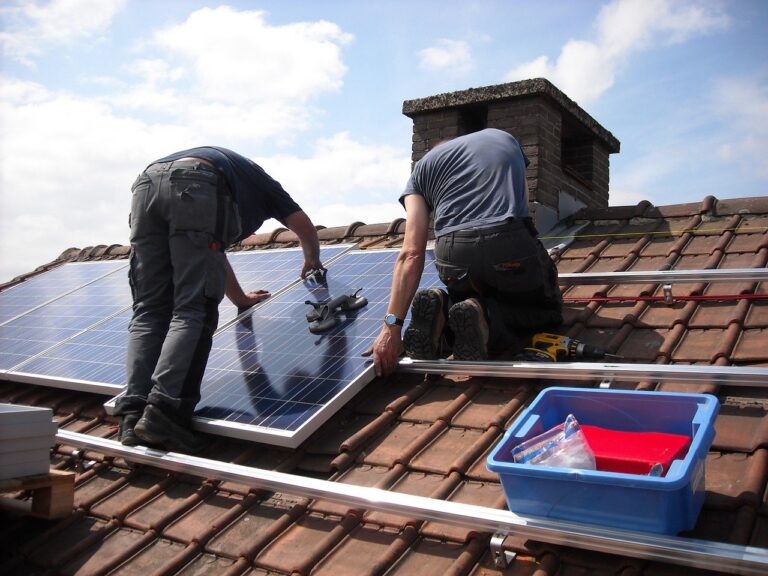 Verlegen von Solarpanels
