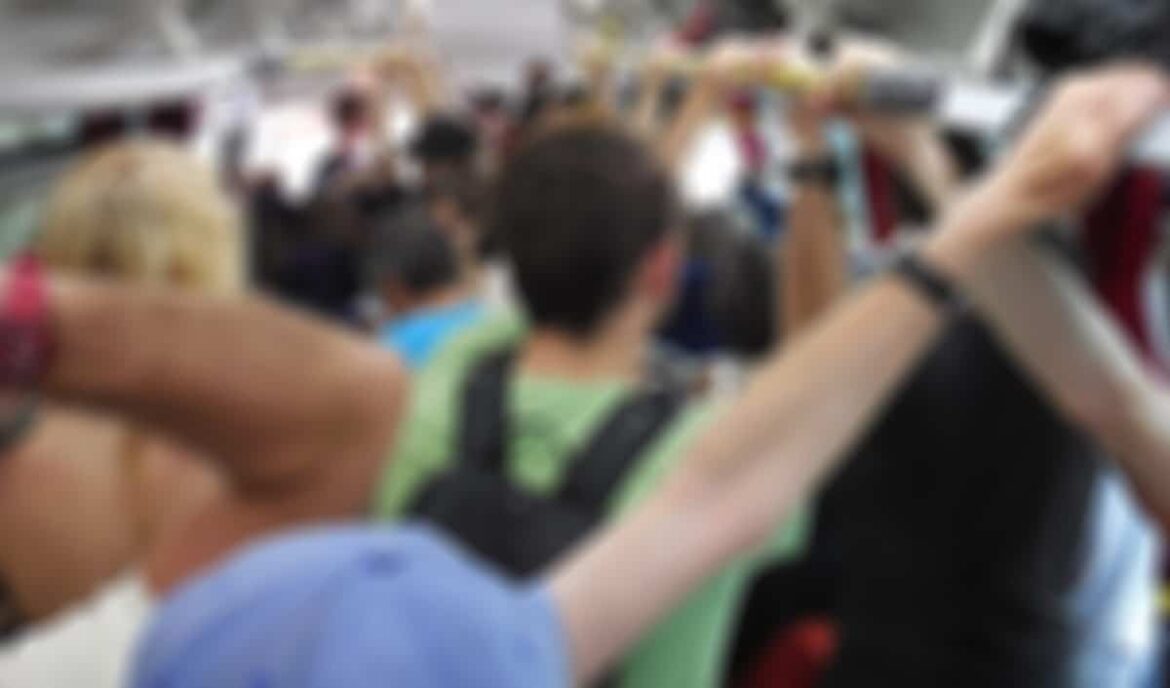 Symbolbild: überfüllter Bus