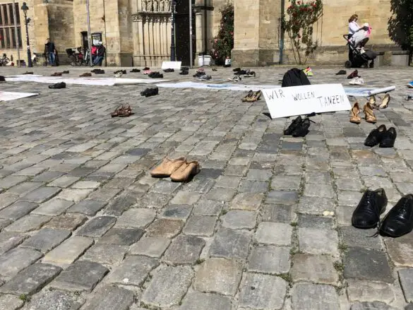 „Wir wollen Tanzen!“ - Aufstand der Tanzschulen am Rathausplatz Osnabrück