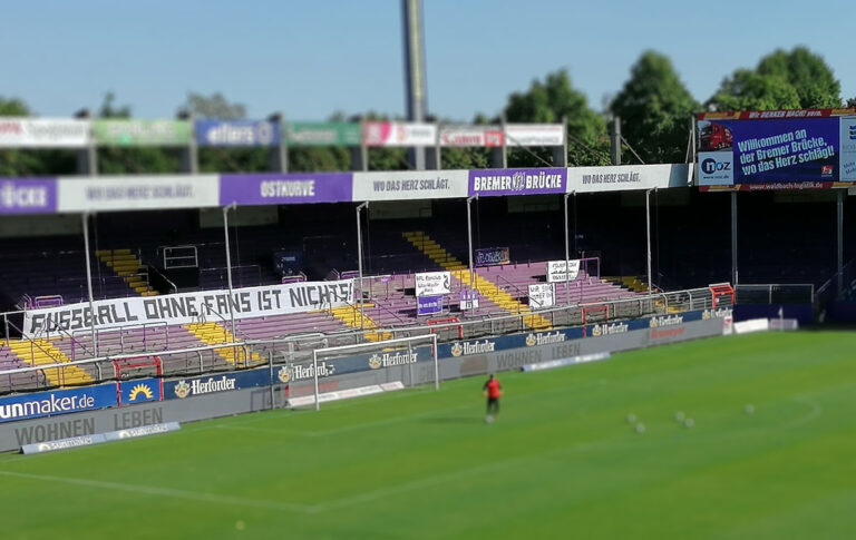 Bremer Brücke beim Geisterspiel gegen Jahn Regensburg