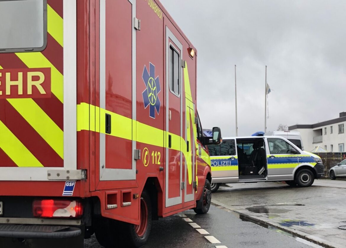 (Symbolbild) Polizei und Notarzt / Foto: Pohlmann