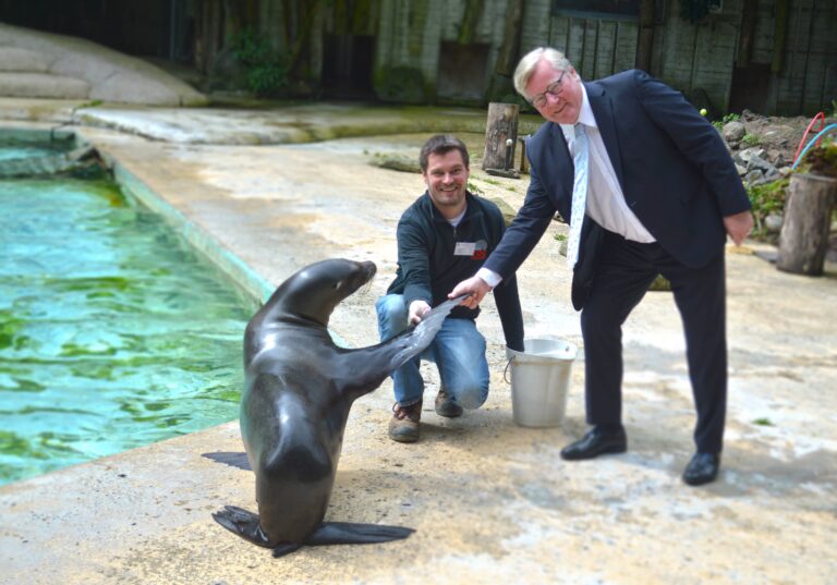 Bernd Althusmann im Zoo Osnabrück