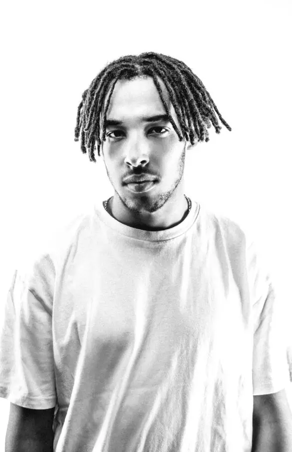 2 "Mein Herz blutet" — Osnabrücker Fotograf setzt Zeichen gegen Rassismus