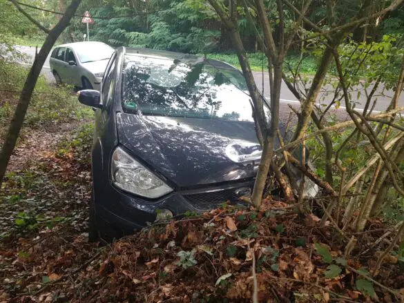 2020-09-13_Unfall-zwei-PKW-Atter-Osnabrueck-007 PKW-Unfall in Osnabrück-Atter endet im Wald
