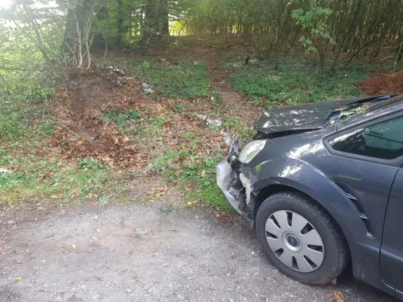 2020-09-13_Unfall-zwei-PKW-Atter-Osnabrueck-013 PKW-Unfall in Osnabrück-Atter endet im Wald