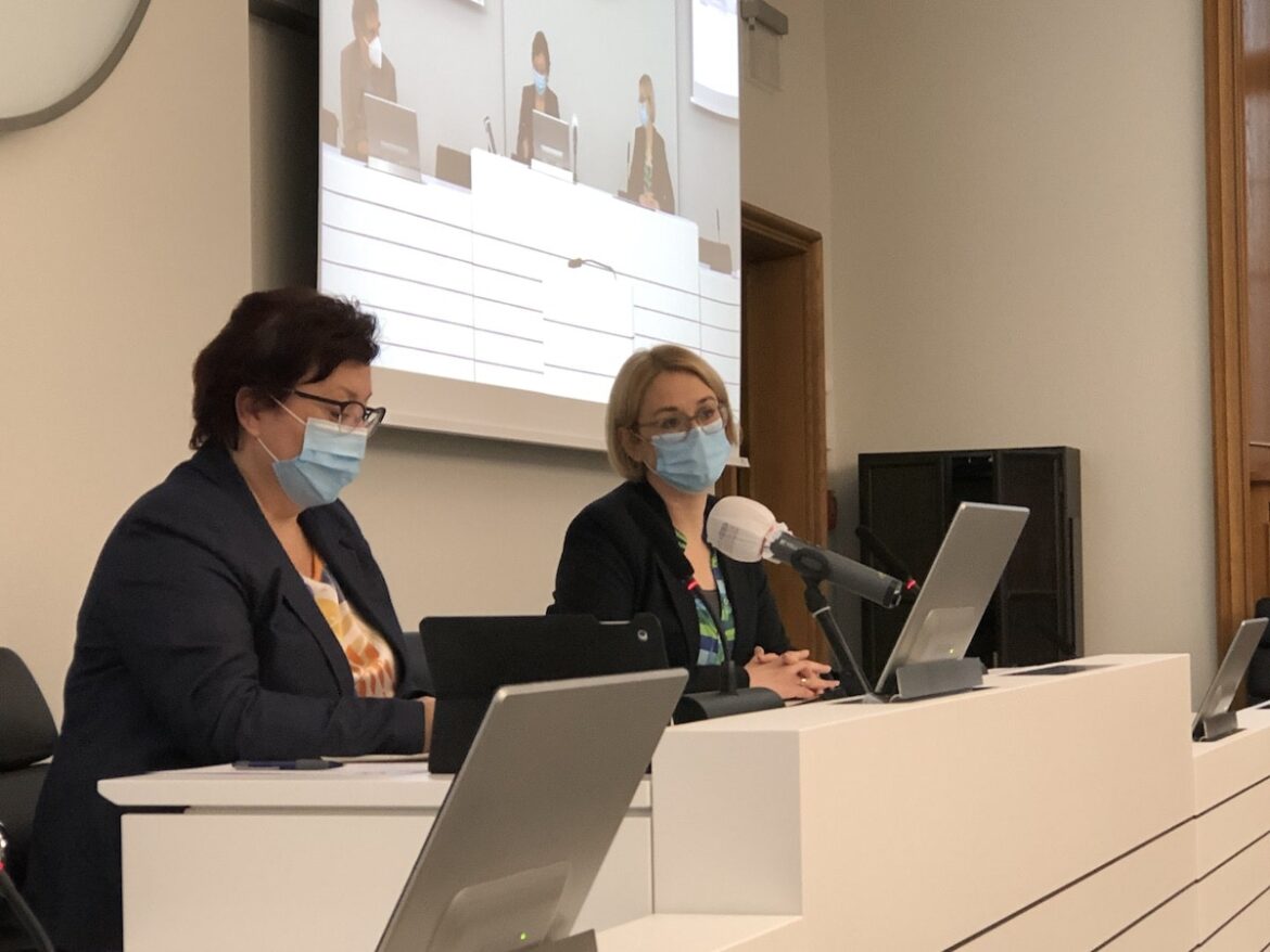 Erste Kreisrätin Bärbel Rosensträter und Stadträtin Katharina Pötter