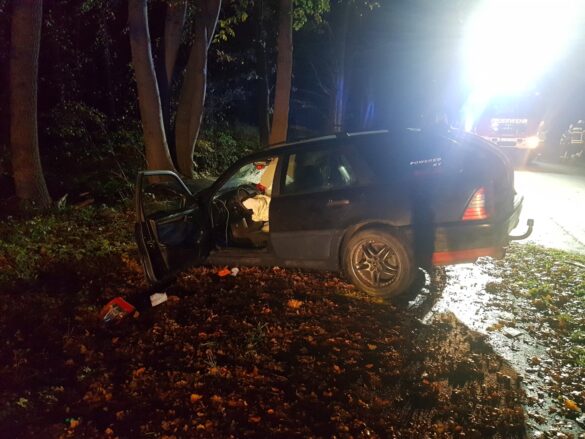 Crash mit zwei PKW auf Landstraße in Ankum bei Osnabrück