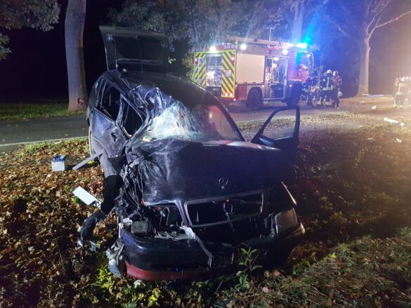 Crash mit zwei PKW auf Landstraße in Ankum bei Osnabrück