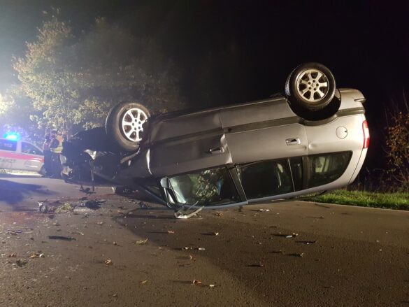 PKW in Melle im Landkreis Osnabrück überschlagen