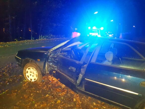 PKW verunfallt in Osnabrück an Baum