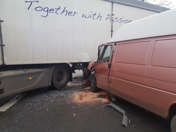 Van kracht gegen LKW im Landkreis Osnabrück