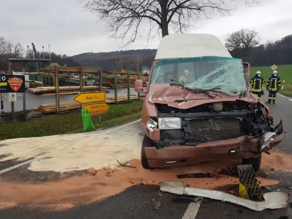 Van kracht gegen LKW im Landkreis Osnabrück