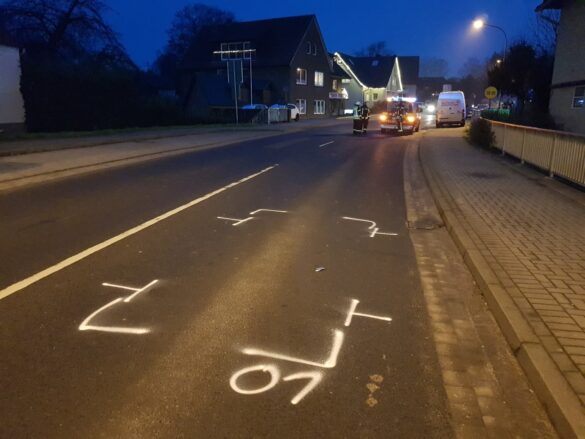 PKW kippt in Hofeinfahrt in Bad Iburg