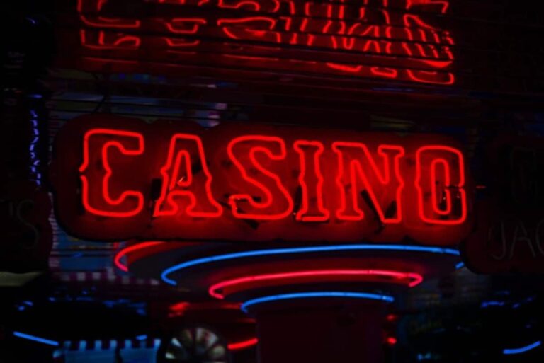 Online-Casino locken immer wieder mit neuen Boni - doch was ist dabei zu beachten und welche Möglichkeiten haben Spieler dabei? Bildquelle: @ Benjamin Lambert / Unsplash.com