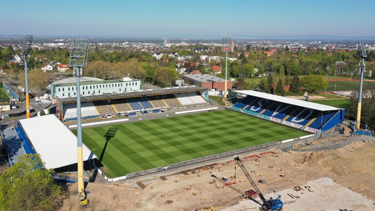 Twine333, CC BY-SA 3.0, Stadion am Böllenfalltor, Darmstadt