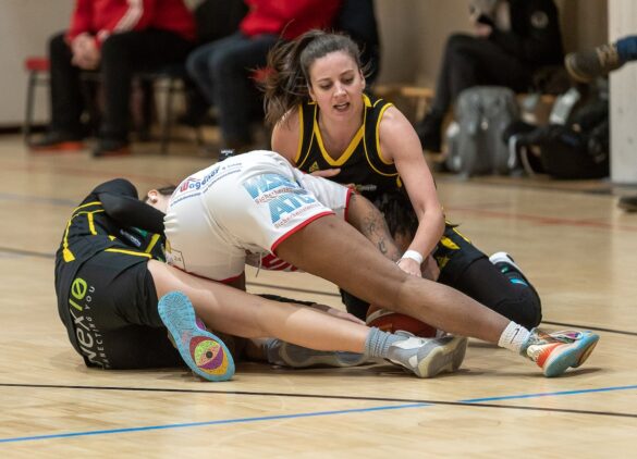 D1X28390 Osnabrücker GiroLive-Panthers verlieren knapp gegen inexio Royals Saarlouis