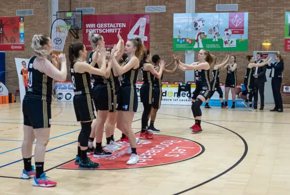 D1X28654 Osnabrücker GiroLive-Panthers gewinnen mit großartiger Mannschaftsleistung gegen TK Hannover